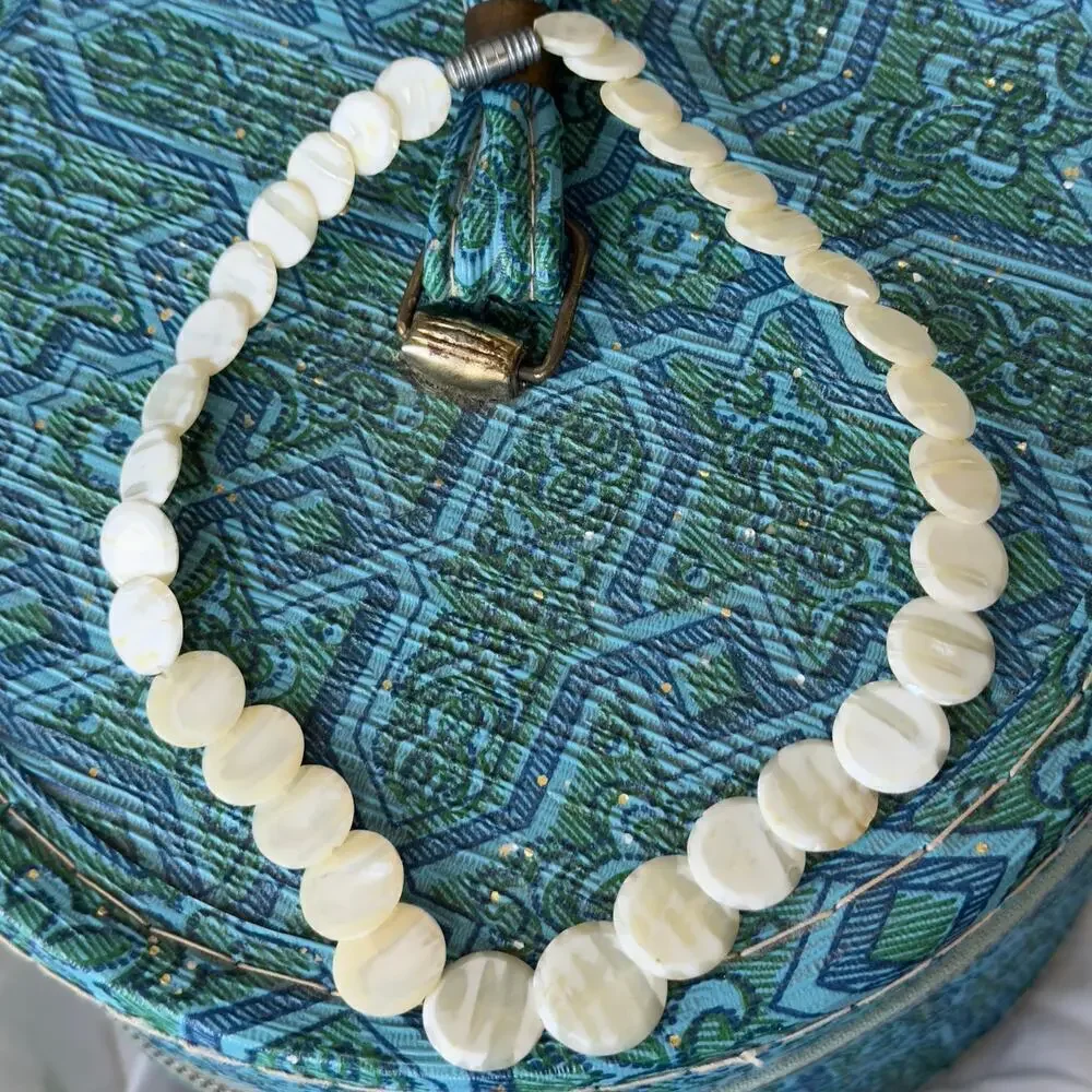 Vintage MOP Mother of Pearl 26” Disc Choker Necklace 1960’s Natural White Shell